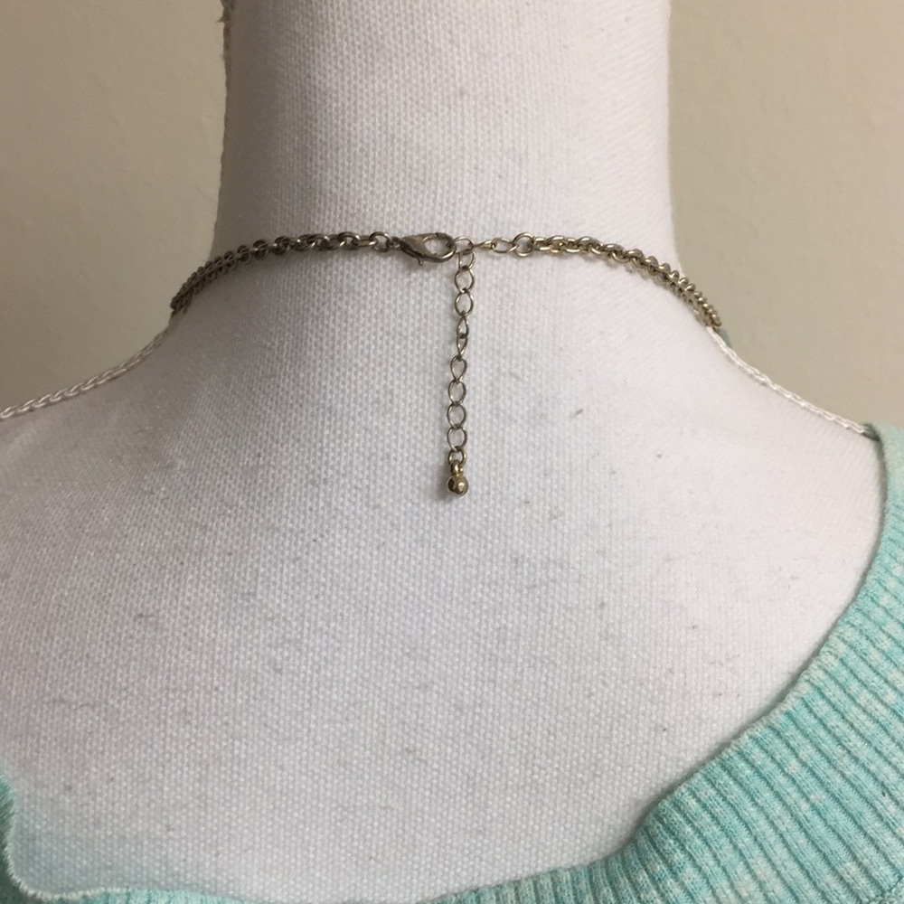 Turquoise colored necklace - Picture 3 of 5